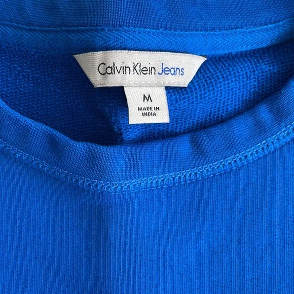 Like new Calvin Klein Jeans Sweatshirt. - Picture 5 of 6